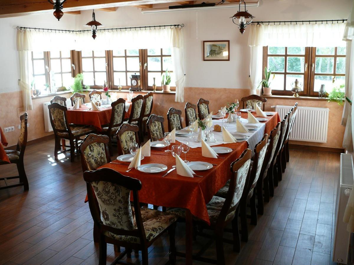 Kadarta Vendeglo Panzio Bed & Breakfast Veszprém Exterior foto
