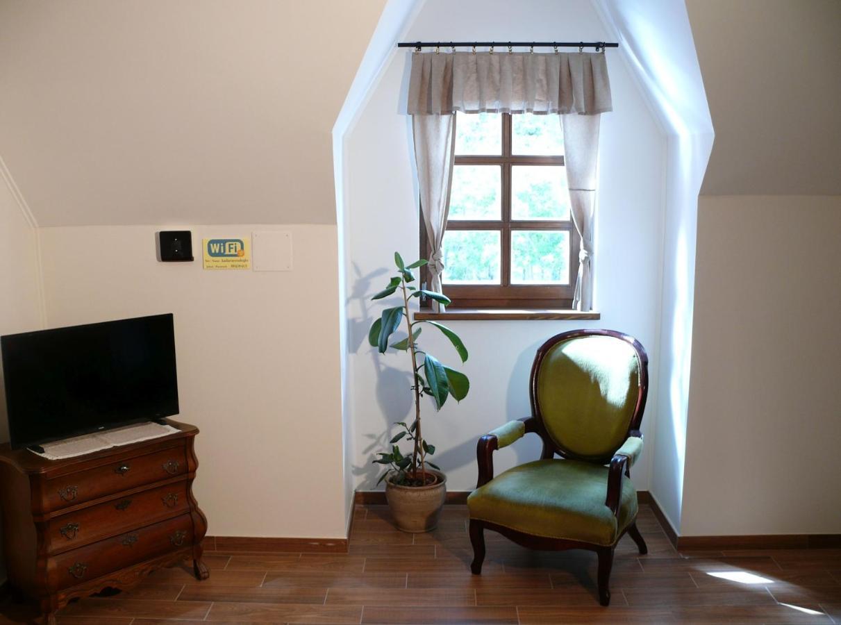 Kadarta Vendeglo Panzio Bed & Breakfast Veszprém Exterior foto