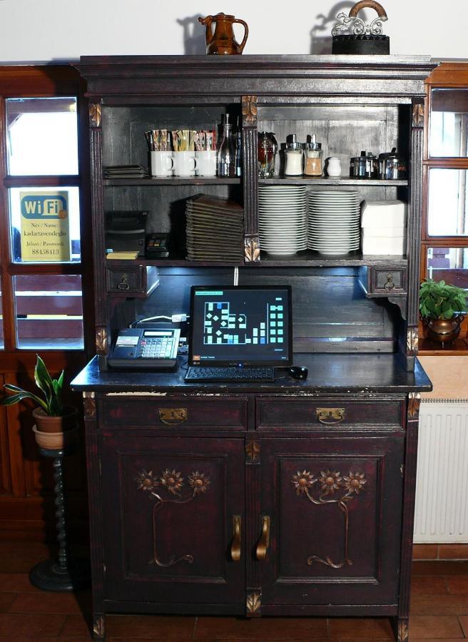 Kadarta Vendeglo Panzio Bed & Breakfast Veszprém Exterior foto