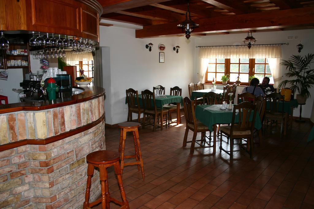 Kadarta Vendeglo Panzio Bed & Breakfast Veszprém Exterior foto