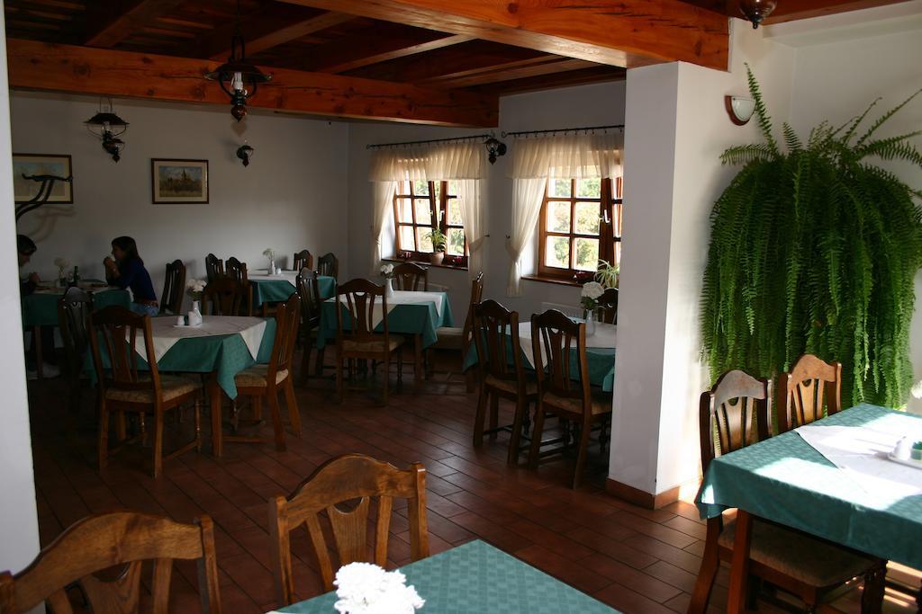Kadarta Vendeglo Panzio Bed & Breakfast Veszprém Exterior foto