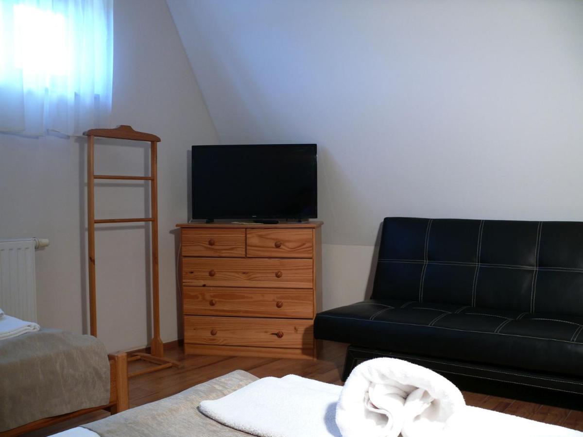Kadarta Vendeglo Panzio Bed & Breakfast Veszprém Exterior foto