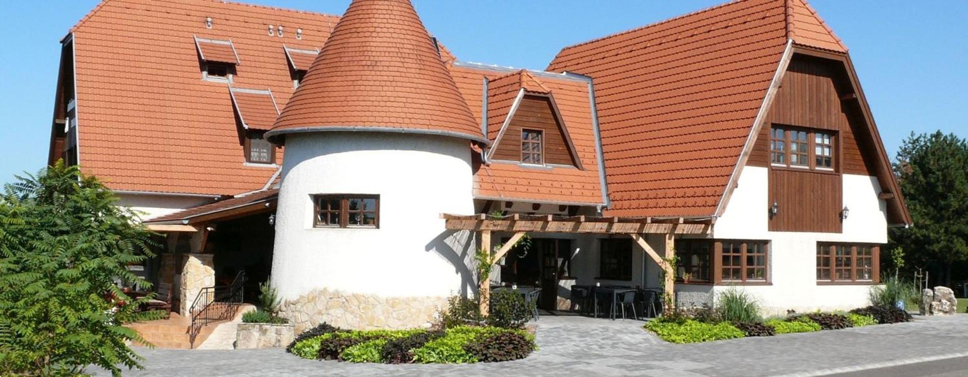 Kadarta Vendeglo Panzio Bed & Breakfast Veszprém Exterior foto